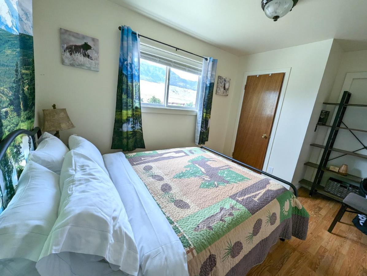 Yellowstone Treasure Guesthouses On The River Gardiner Kültér fotó
