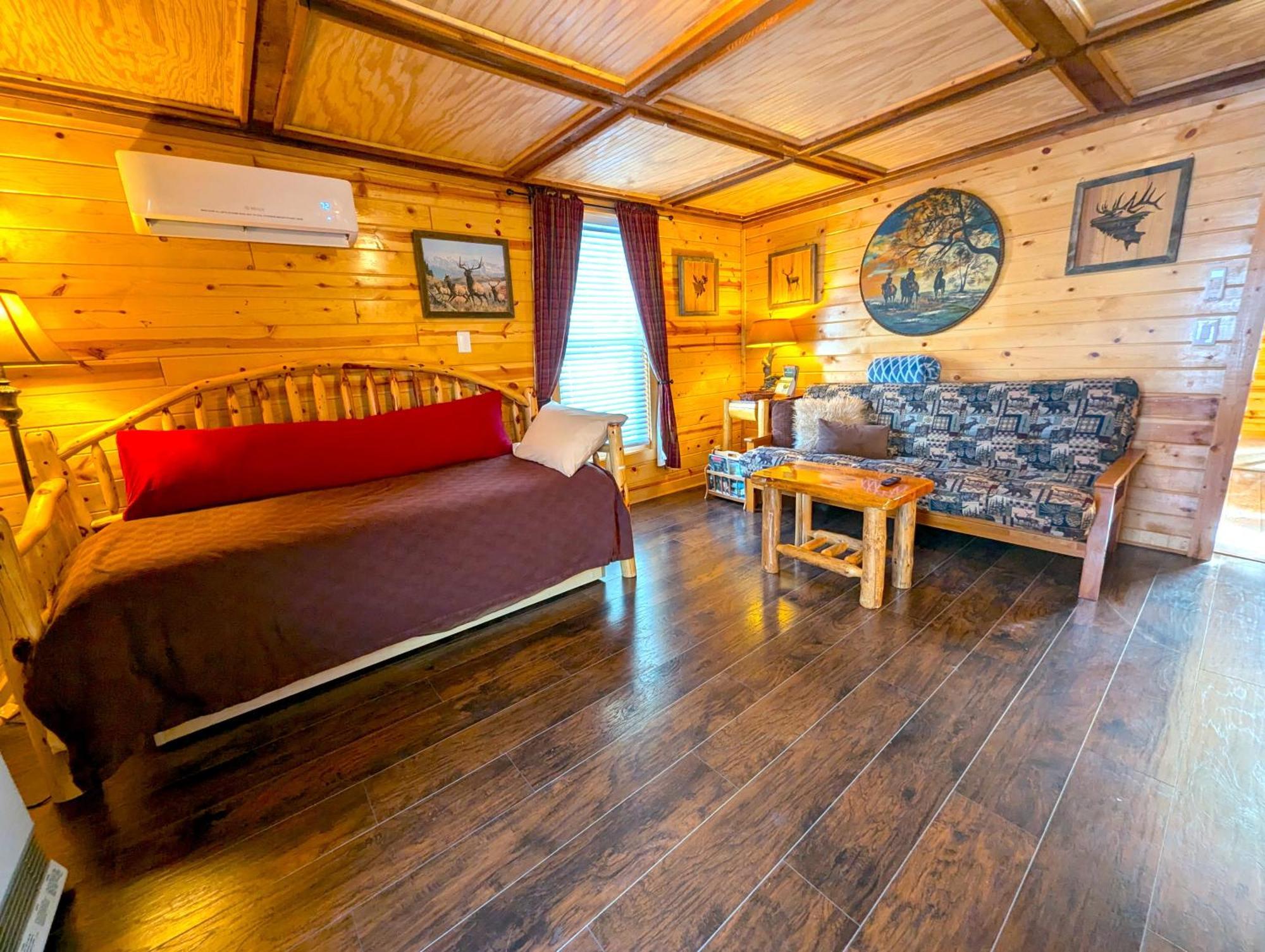 Yellowstone Treasure Guesthouses On The River Gardiner Kültér fotó