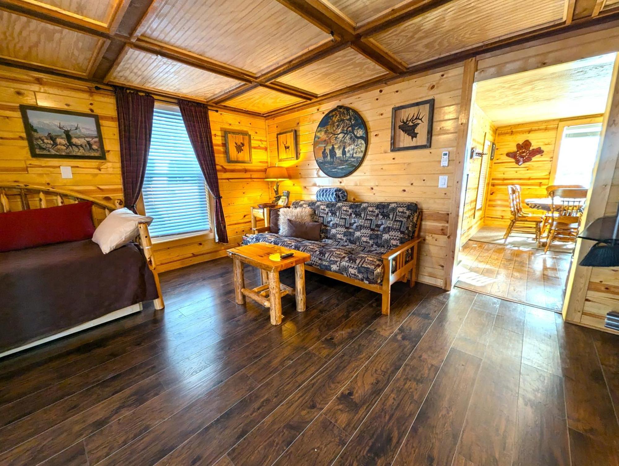Yellowstone Treasure Guesthouses On The River Gardiner Kültér fotó